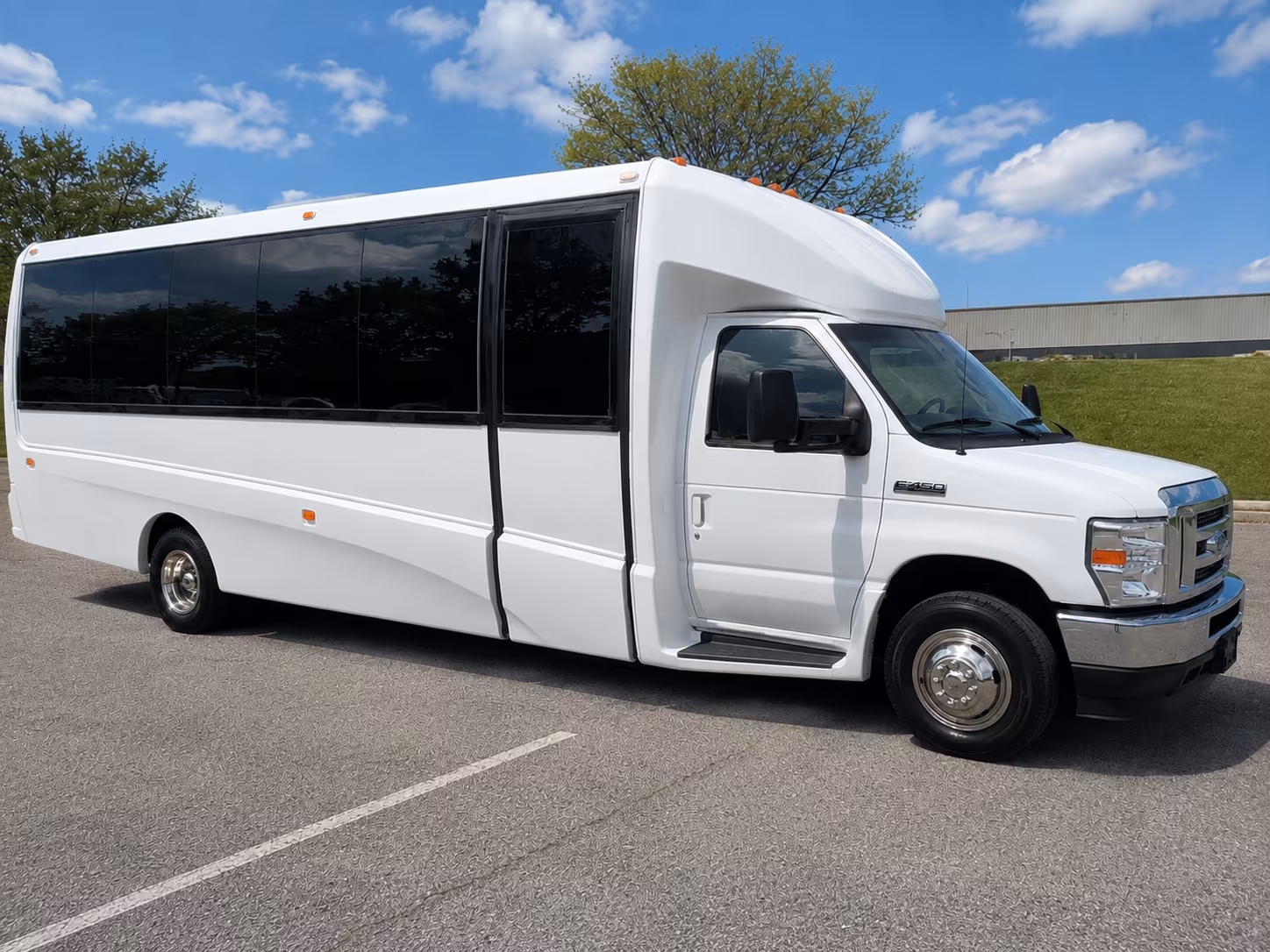 bus rentals for corporate airport transfers through ocala and gainesville regional