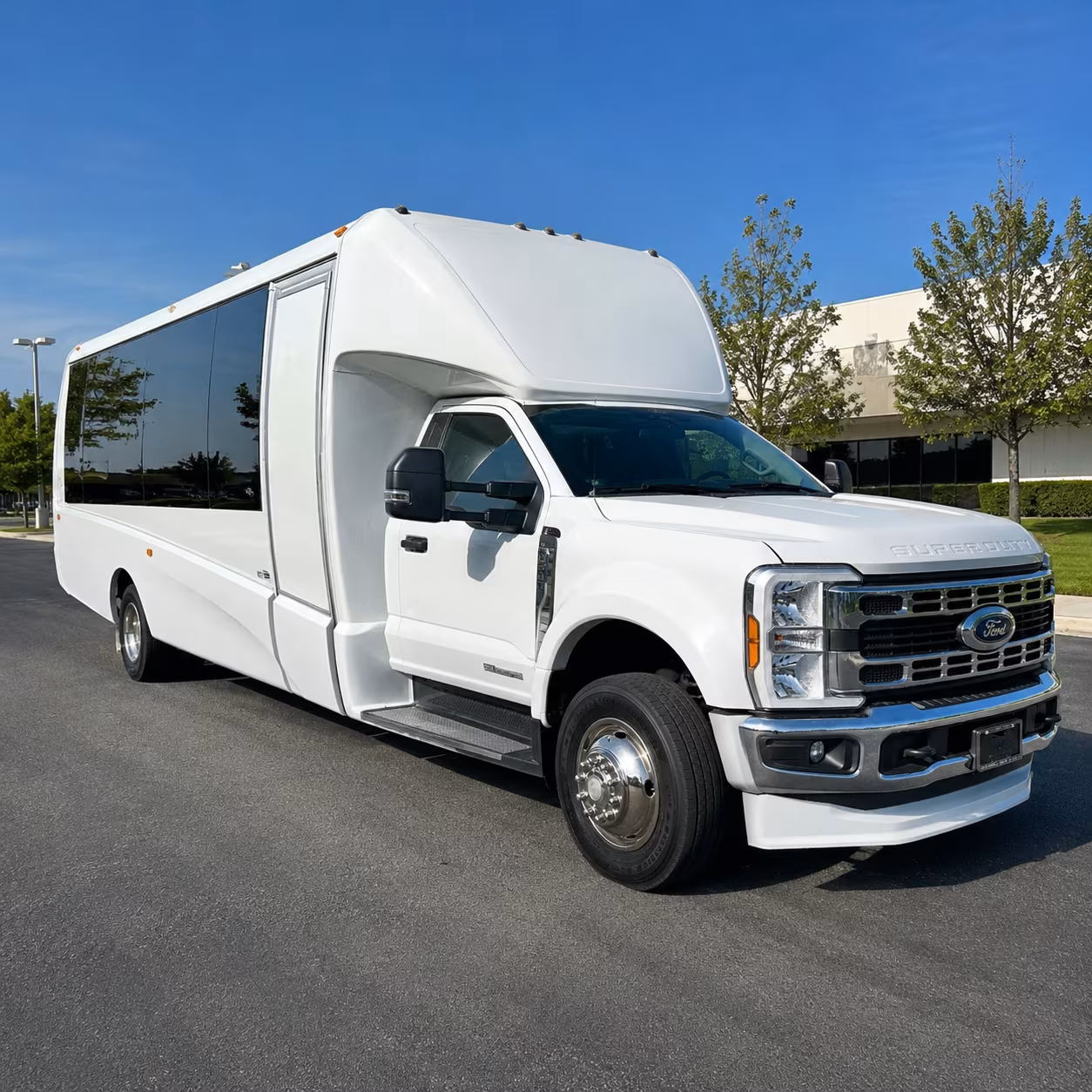 horse show and festival buses for world equestrian center events